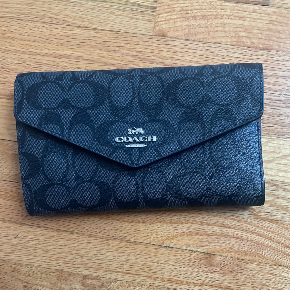 Large Coach trifold wallet